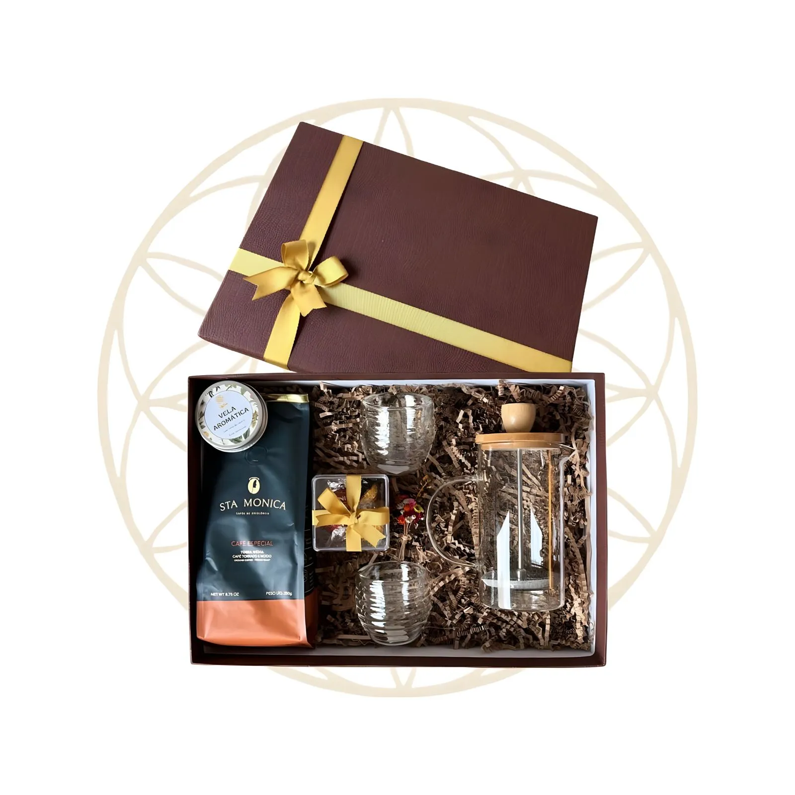 Kit Café Elegance — Prensa Francesa com Tampa de Bambu – perfeita para realçar os aromas e sabores do café gourmet, com design elegante e funcional, 2 Copos de Vidro com Parede Dupla em Borossilicato – resistentes e delicados, mantêm a bebida quente por mais tempo sem aquecer as mãos, Café Gourmet Moído Santa Monica Café Gourmet – 250g – 100% arábica, torra média e sabor encorpado, ideal para apreciadores de um bom café, Caixa com 4 Bombons Sortidos Lindt – sabores premium que harmonizam perfeitamente com a bebida (imagem 1 de 2)