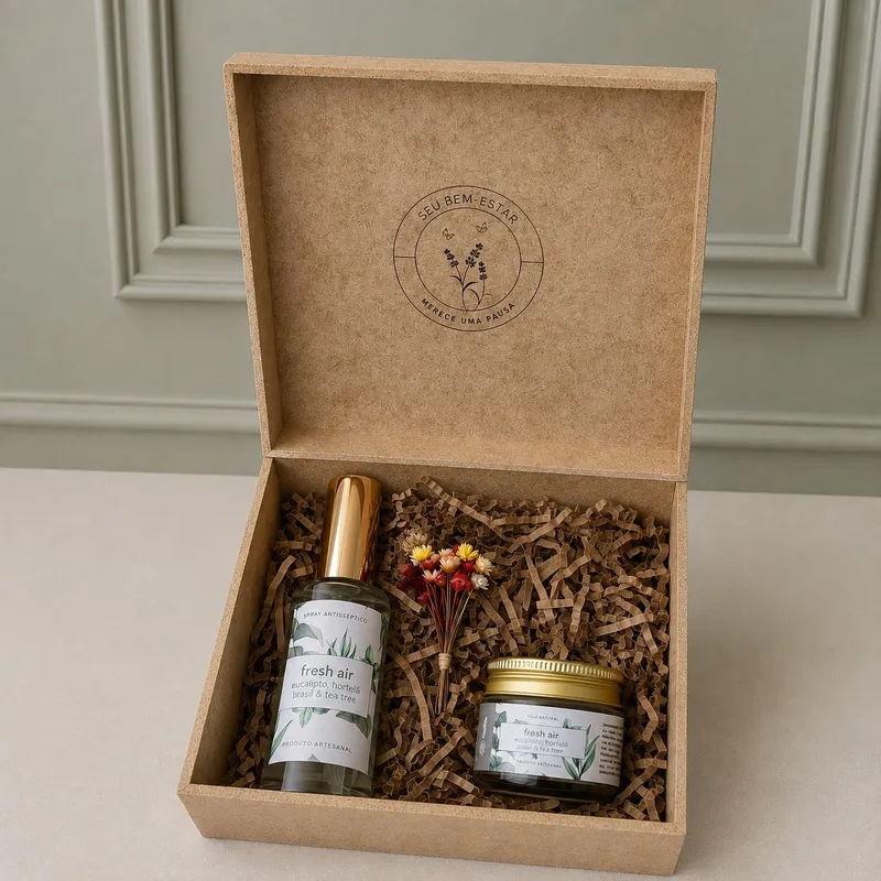Kit Aromas & Bem-Estar (Spray e Vela) — Vela Natural, Spray de Ambientes, Mini buquê de flores secas, Caixa de madeira reutilizável e personalizável (imagem 1 de 2)